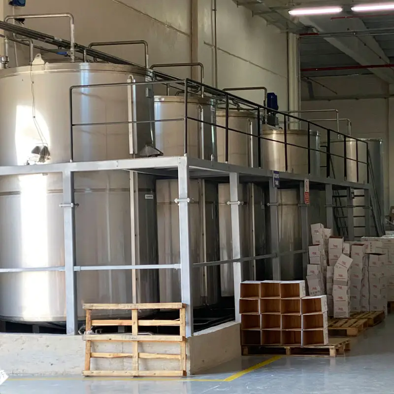 Rezervoare pentru apă de colonie și soluții alcoolice