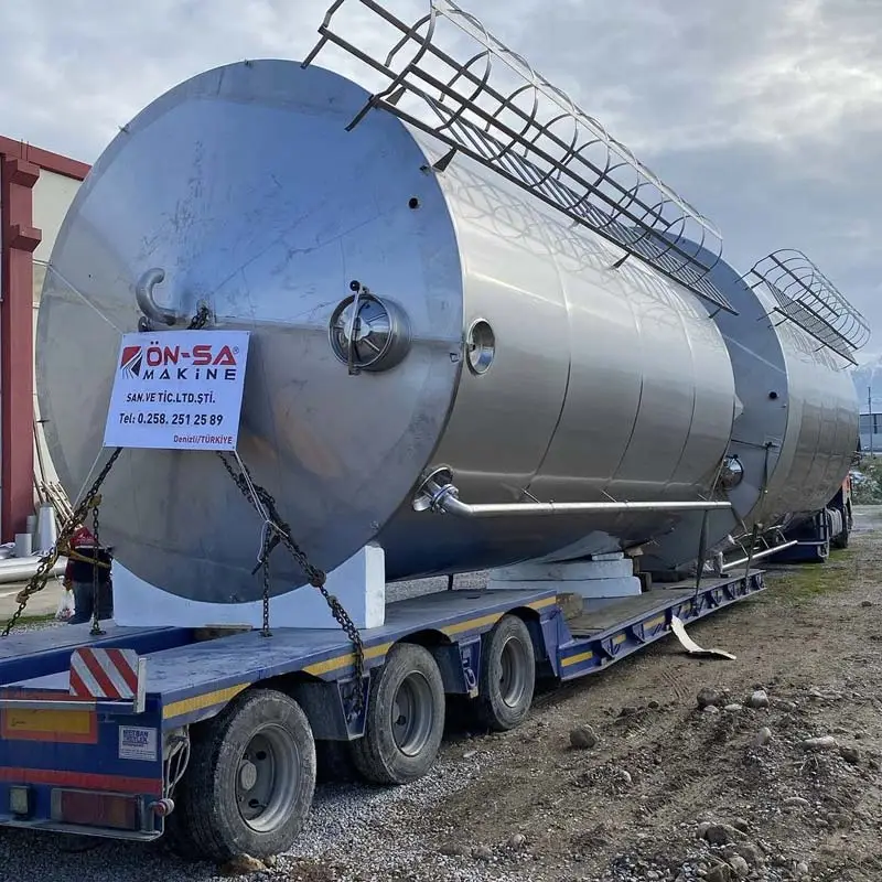 خزان من الفولاذ المقاوم للصدأ