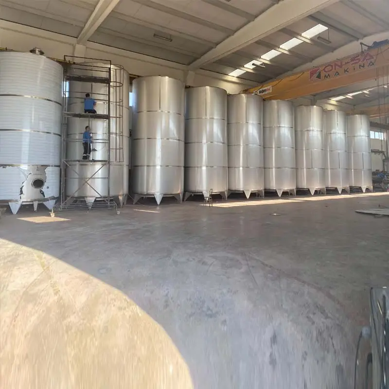 خزان من الفولاذ المقاوم للصدأ